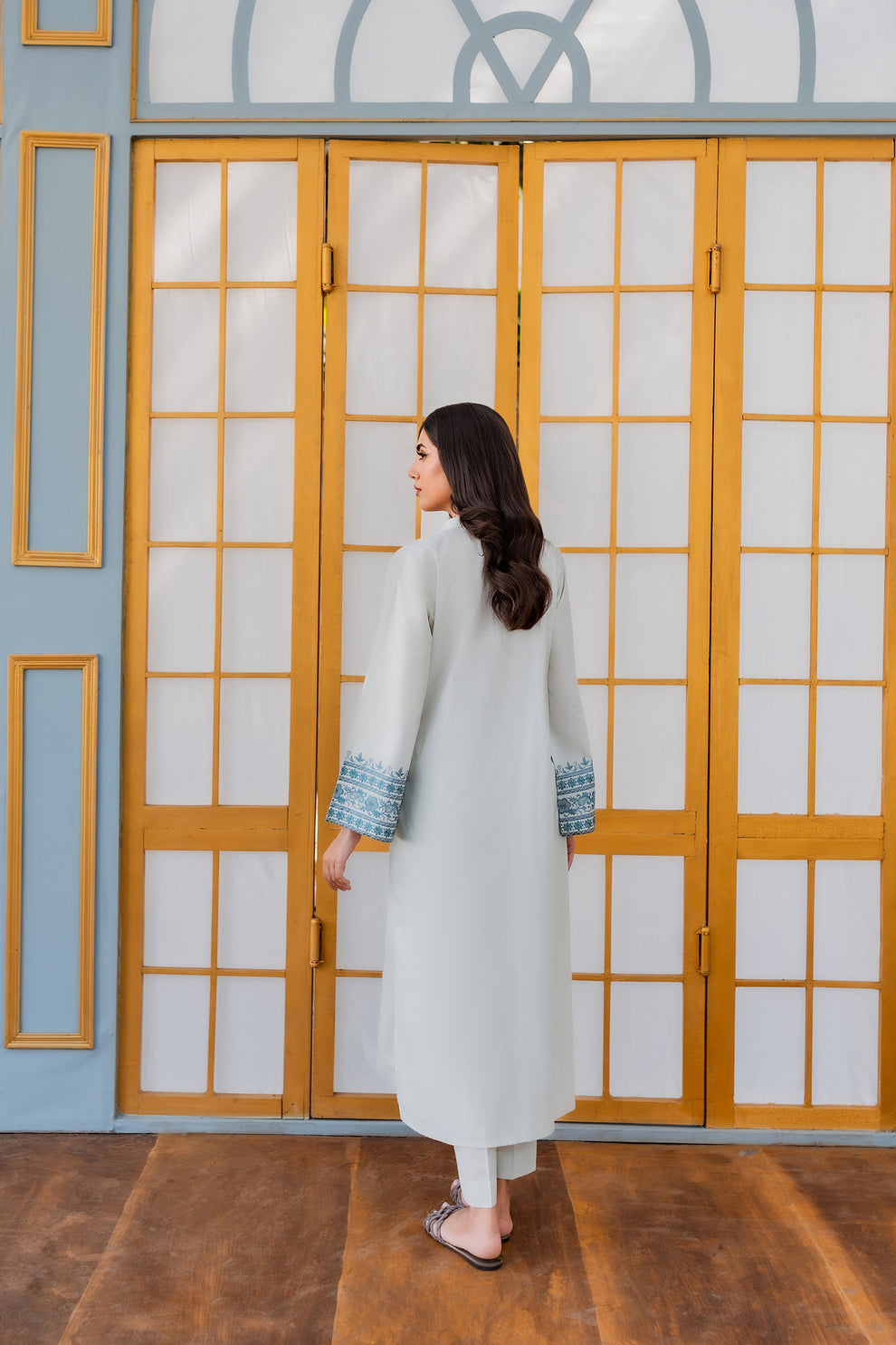 Serene Embroidered 2-Piece